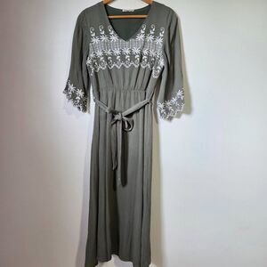 EUC LIKE NEW TEA N ROSE V NECK OLIVE EMBROIDERED BOHO BELTED LONG DRESS SMALL